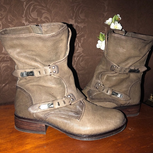 Sam Edelman Shoes - SAM EDELMAN Ridge Leather Moto Boots Size 6 women’s costume NWOT Buckles